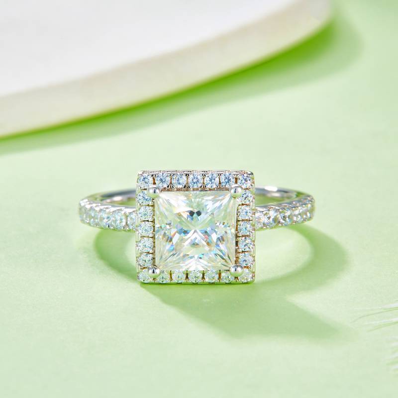 Affordable Luxury正方形S925银镀白金MoissaniteWomen's Ring2.0ctD级